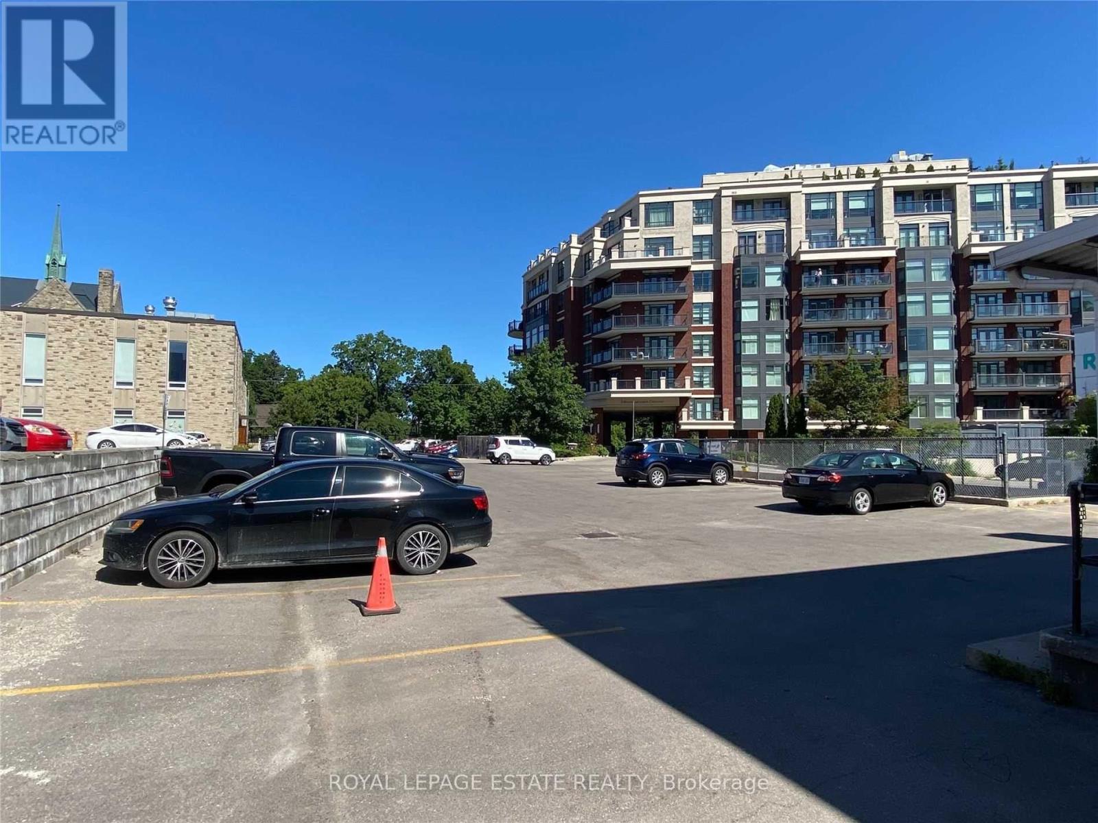 Lower - 4896 Dundas Street W Property Photo 7