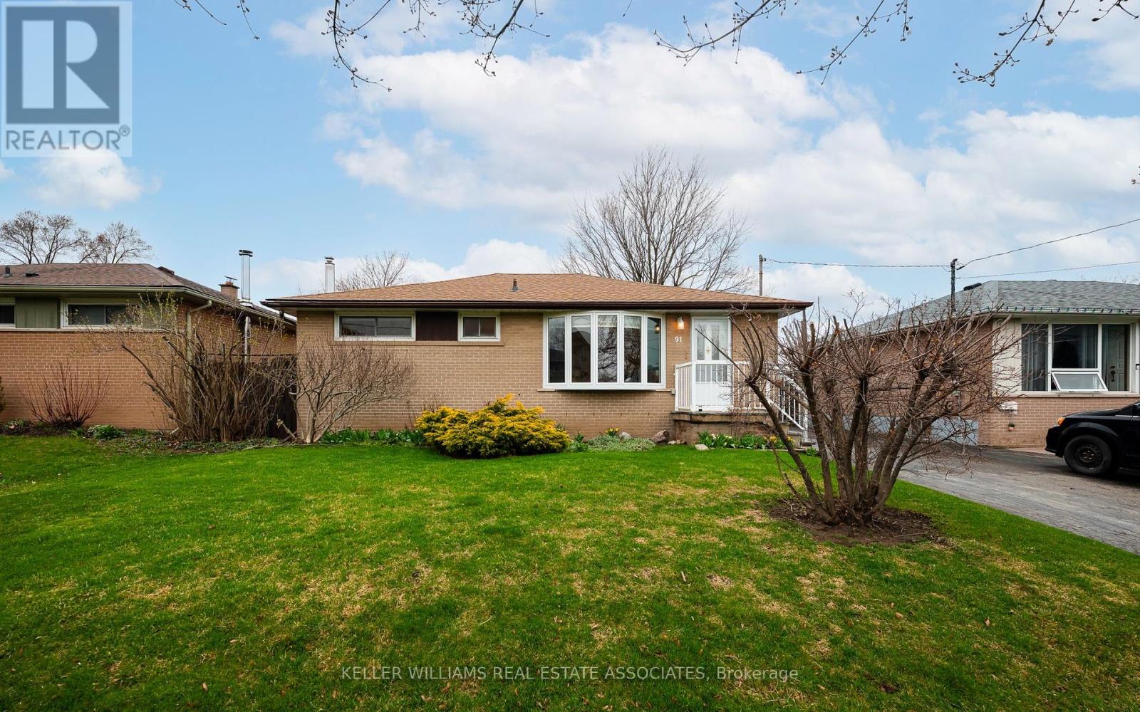 91 Raylawn Crescent Property Photo 1