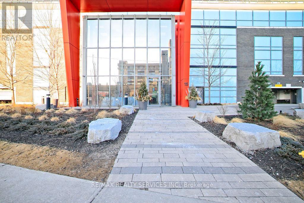 1021 - 15 James Finlay Way Property Photo 5