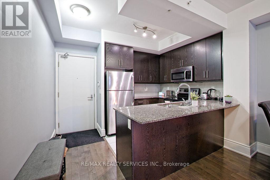 1021 - 15 James Finlay Way Property Photo 13
