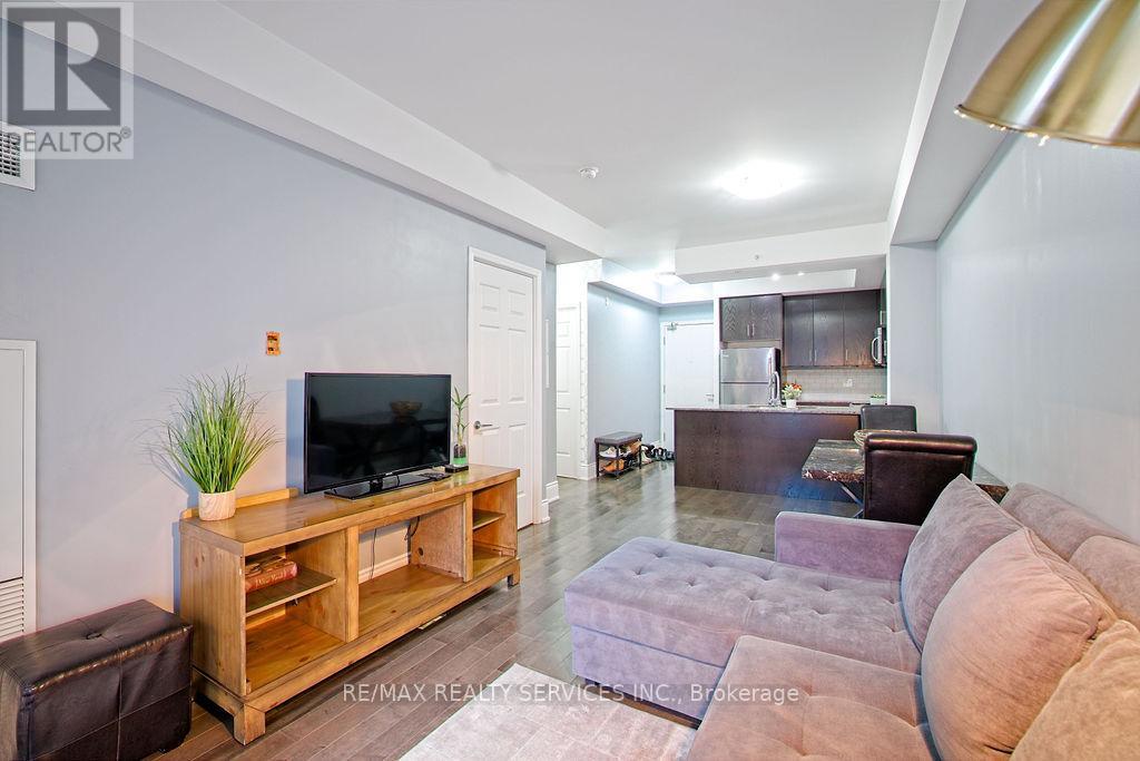 1021 - 15 James Finlay Way Property Photo 19