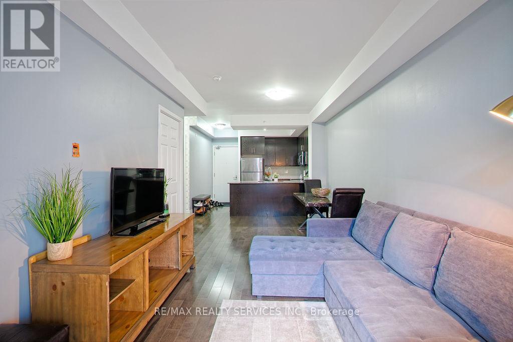 1021 - 15 James Finlay Way Property Photo 20