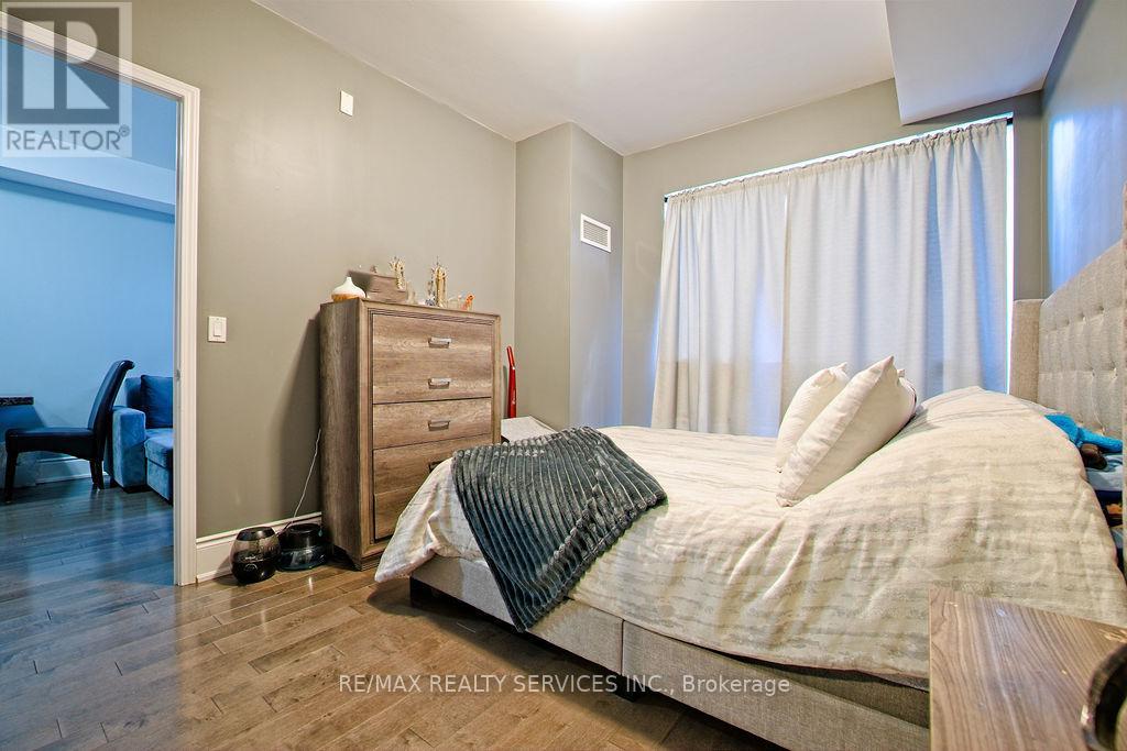 1021 - 15 James Finlay Way Property Photo 24