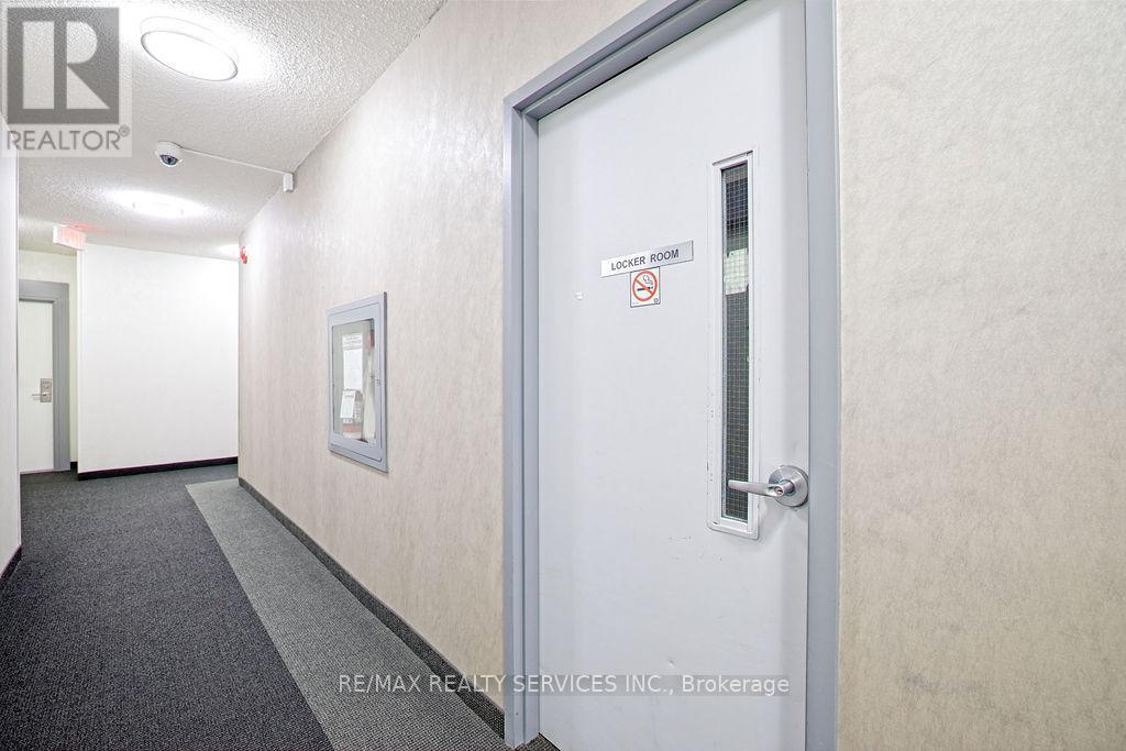 1021 - 15 James Finlay Way Property Photo 28