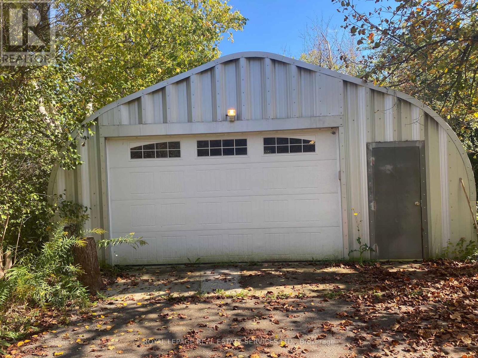 10617 Trafalgar Rd Property Photo 7