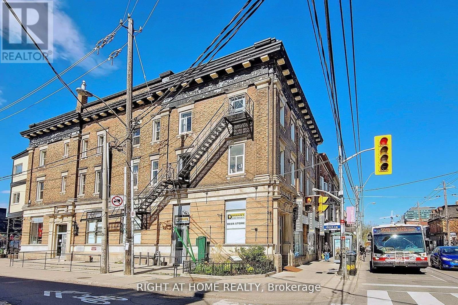 1346 Queen Street W Property Photo 2