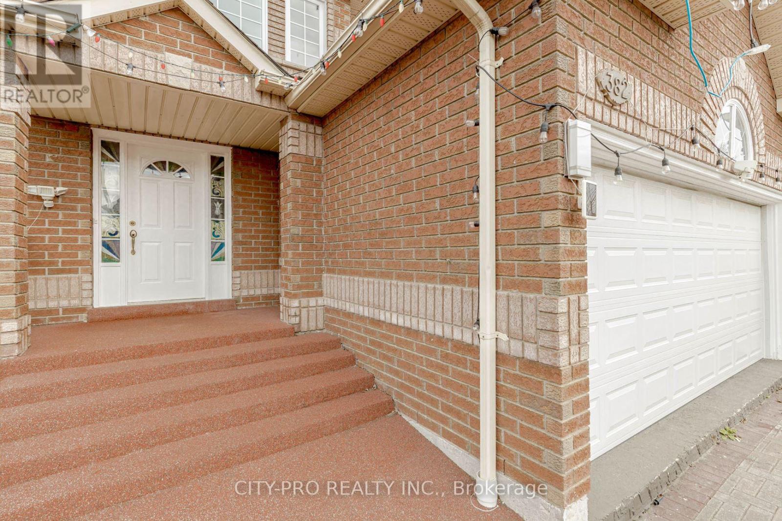382 Harrowsmith Drive Property Photo 2