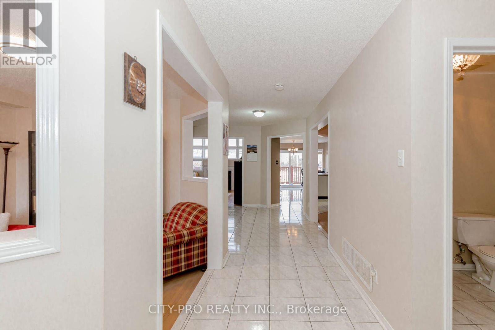 382 Harrowsmith Drive Property Photo 10