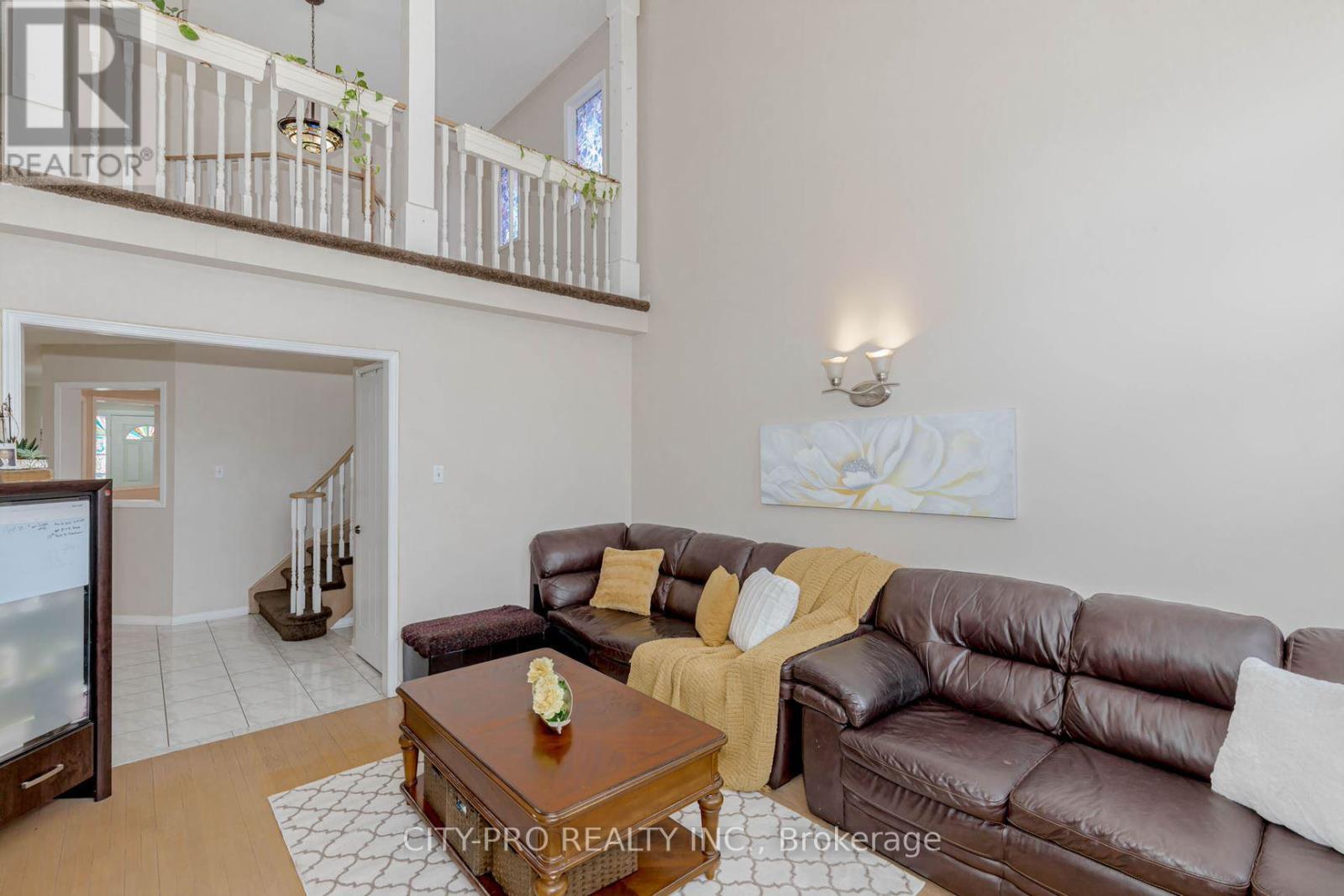 382 Harrowsmith Drive Property Photo 16
