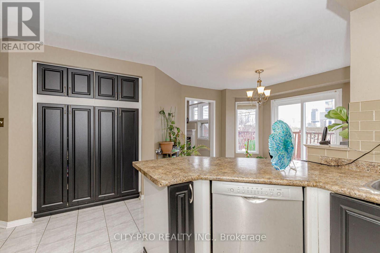 382 Harrowsmith Drive Property Photo 22