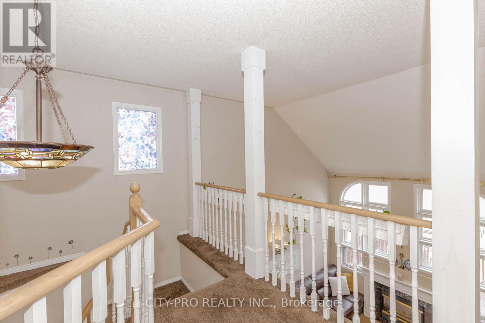 382 Harrowsmith Drive Property Photo 25