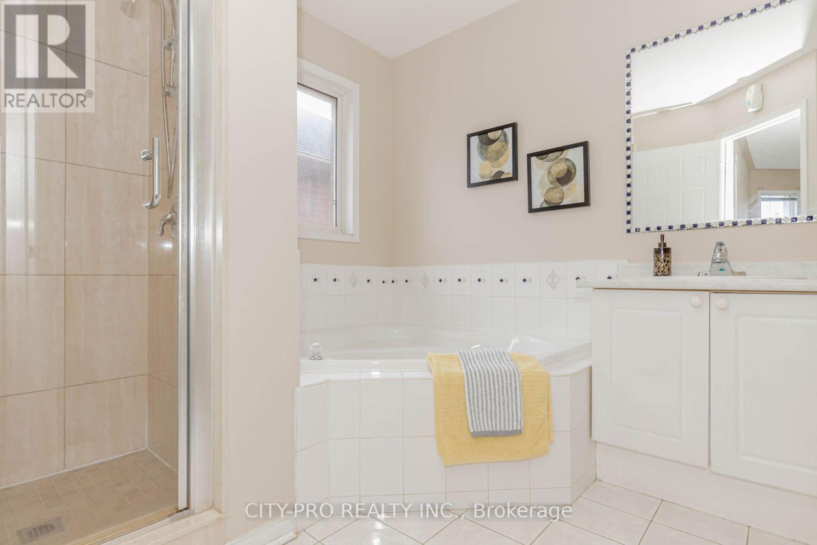 382 Harrowsmith Drive Property Photo 31