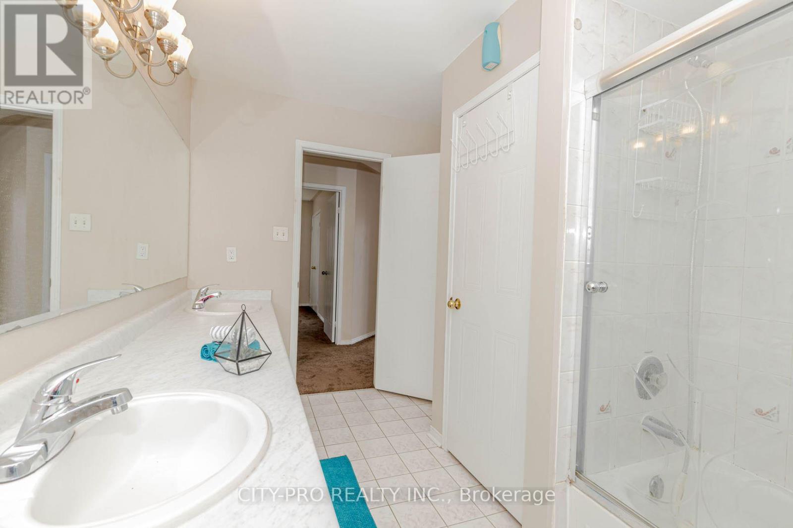 382 Harrowsmith Drive Property Photo 35