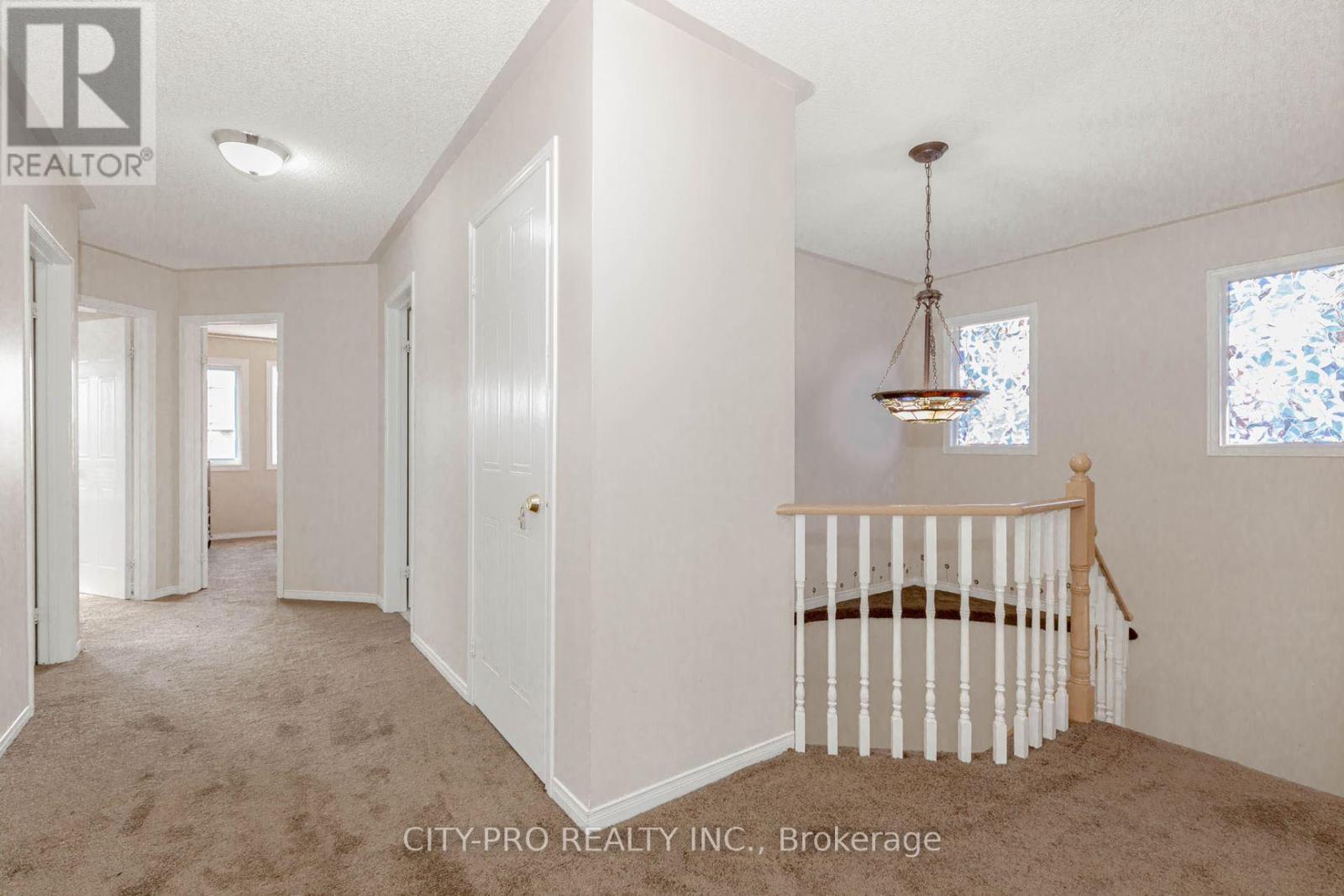 382 Harrowsmith Drive Property Photo 38
