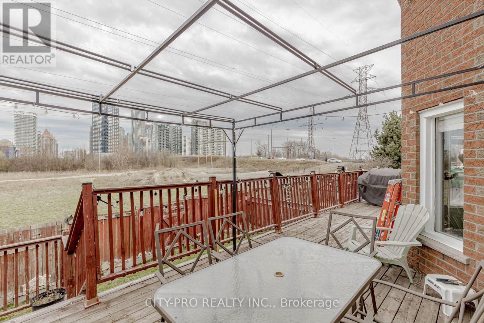 382 Harrowsmith Drive Property Photo 46