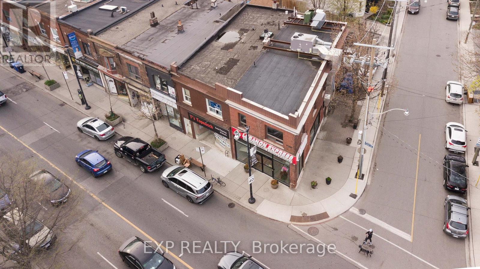 3052 Dundas Street W Property Photo 2