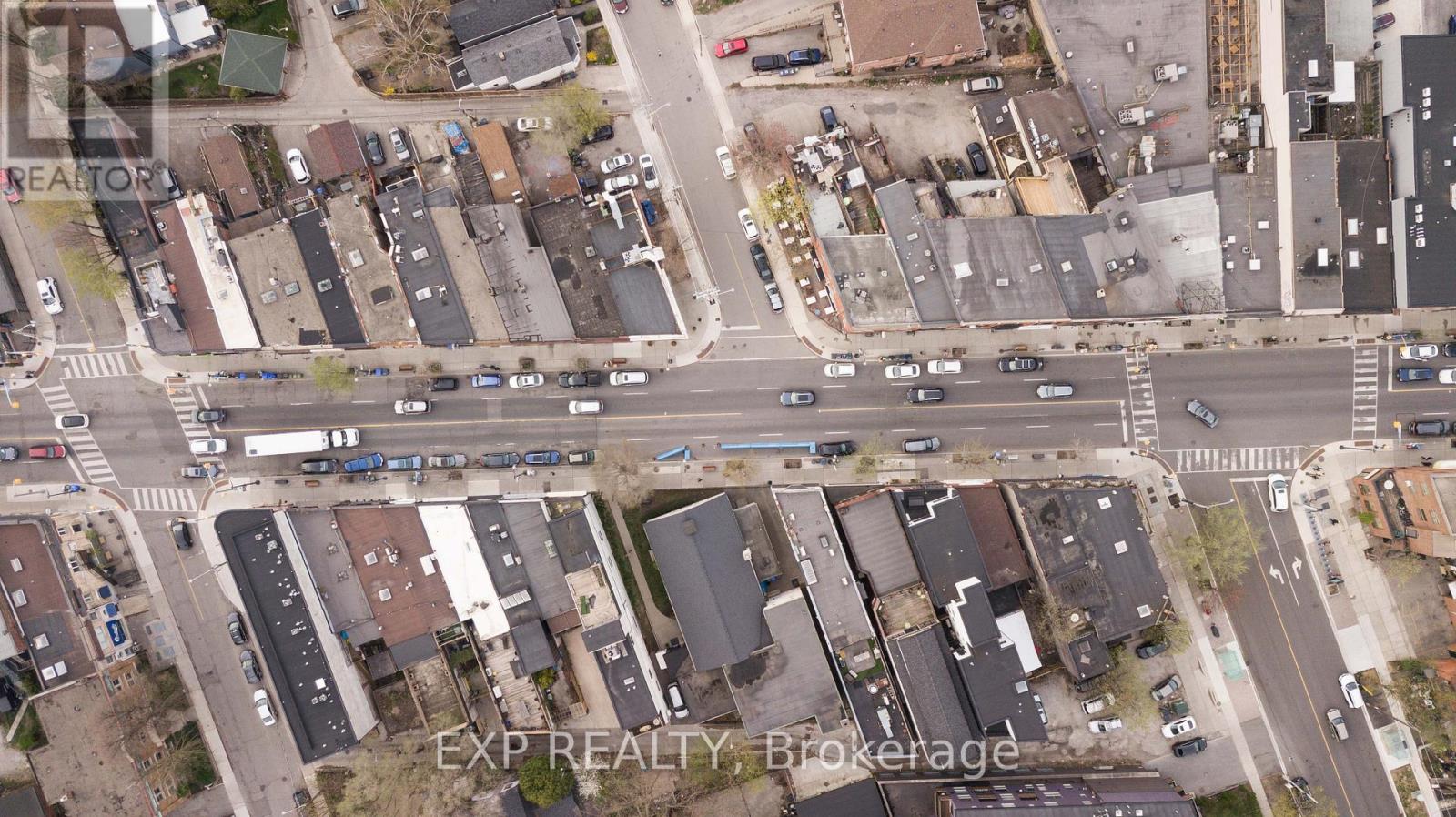 3052 Dundas Street W Property Photo 4
