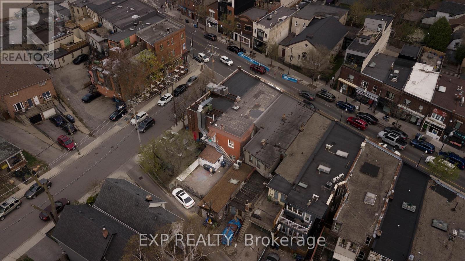 3052 Dundas Street W Property Photo 5
