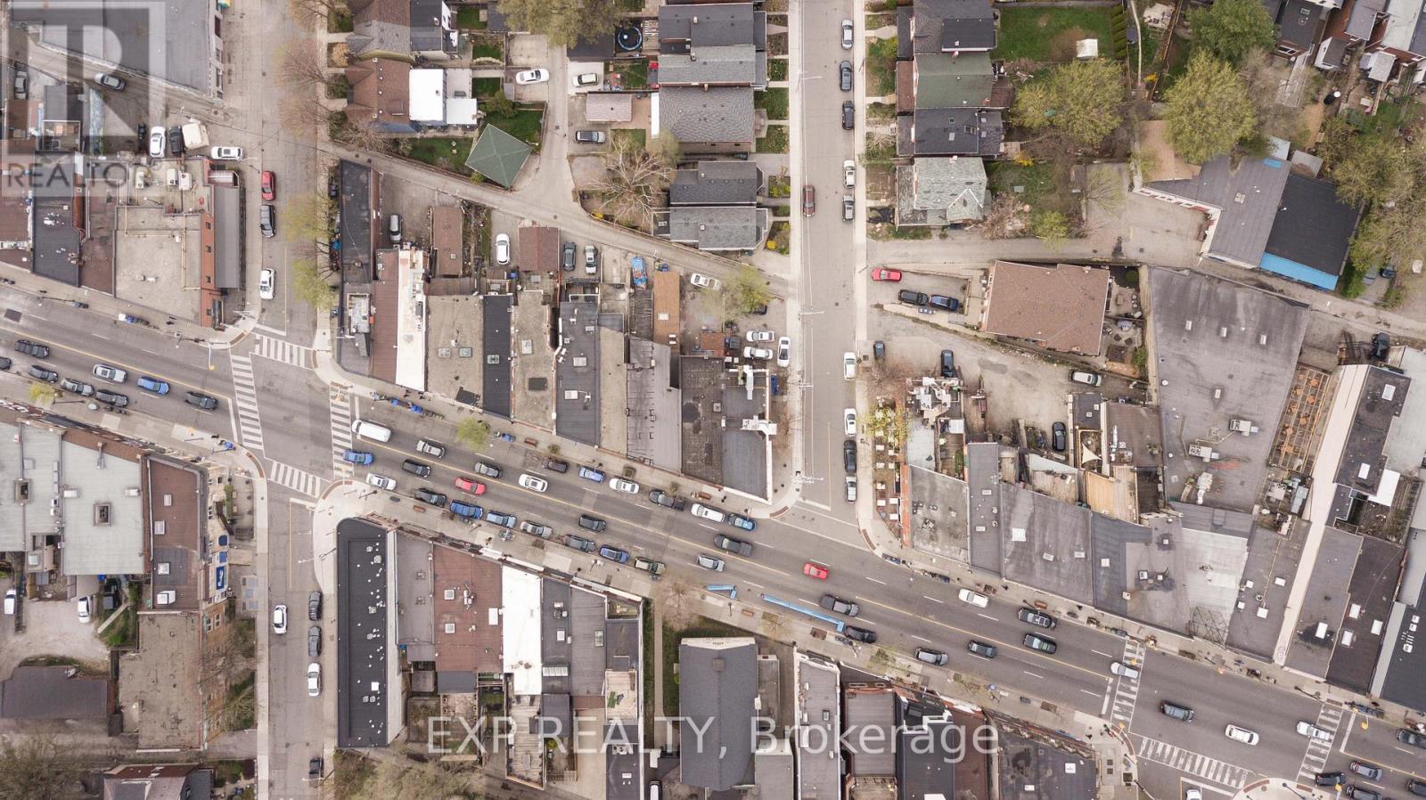 3052 Dundas Street W Property Photo 6