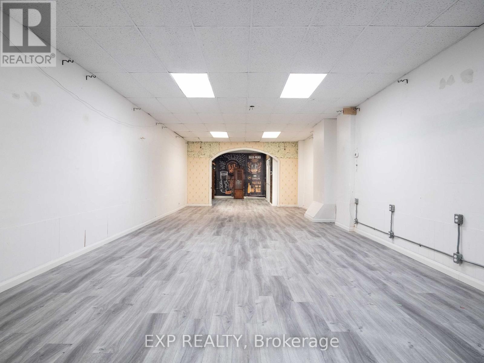 3052 Dundas Street W Property Photo 13