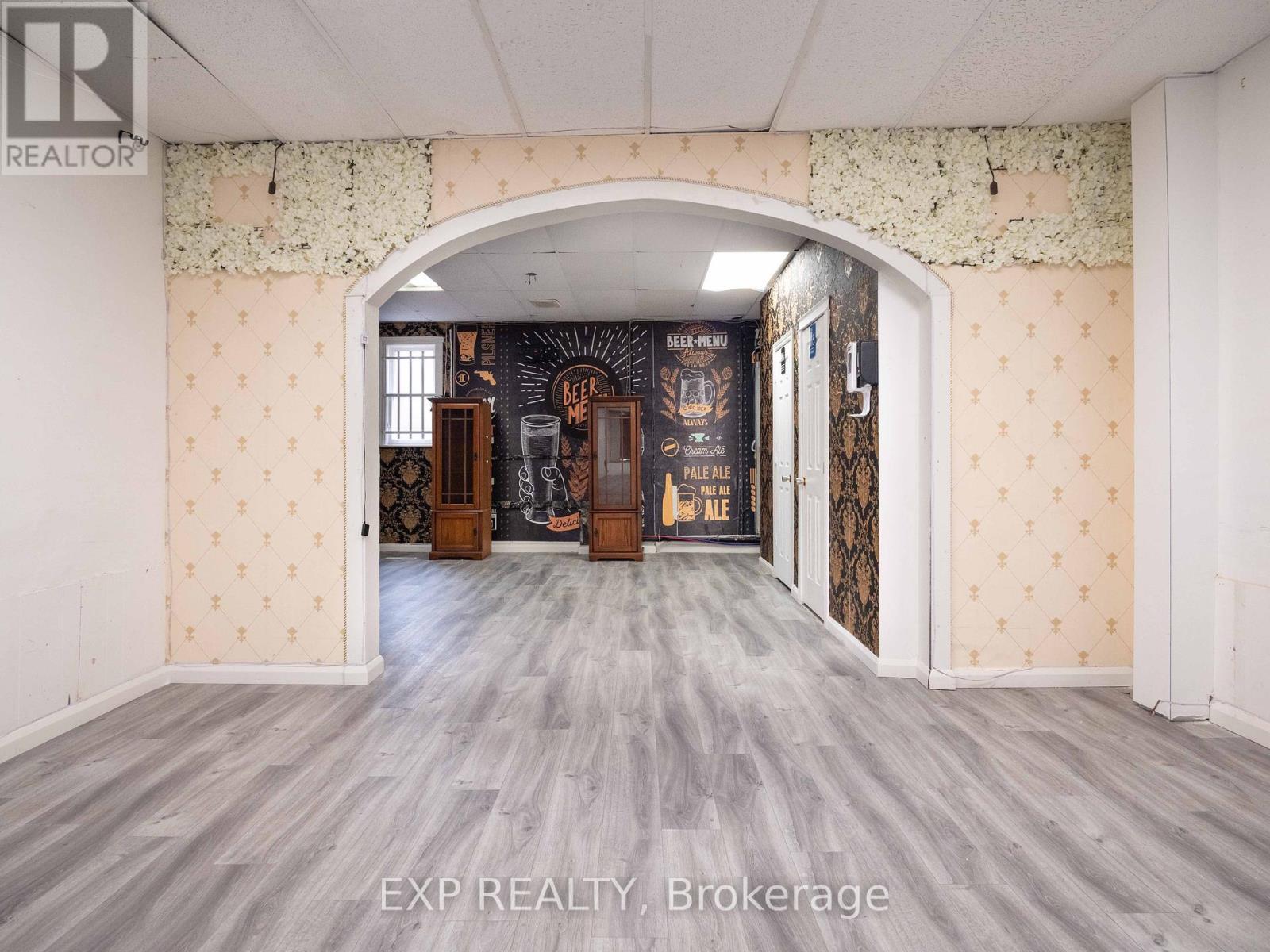3052 Dundas Street W Property Photo 16