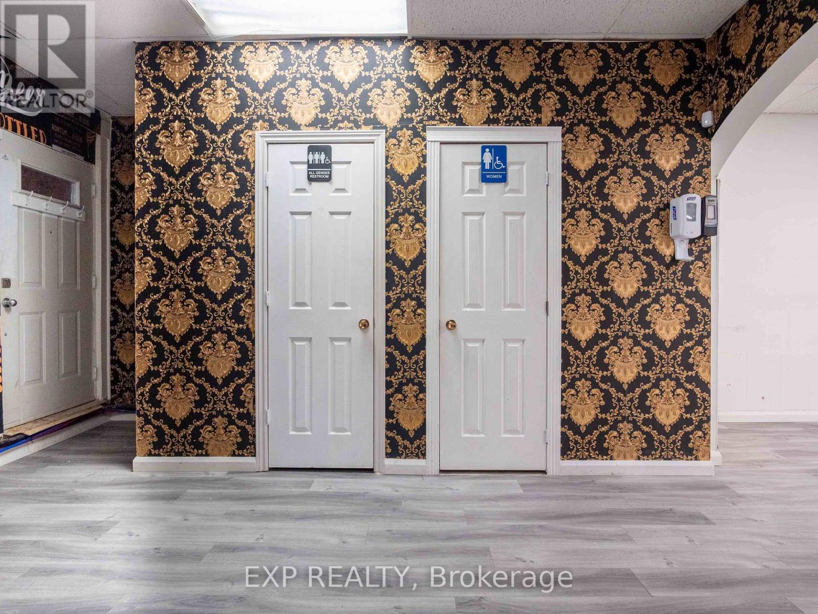 3052 Dundas Street W Property Photo 19