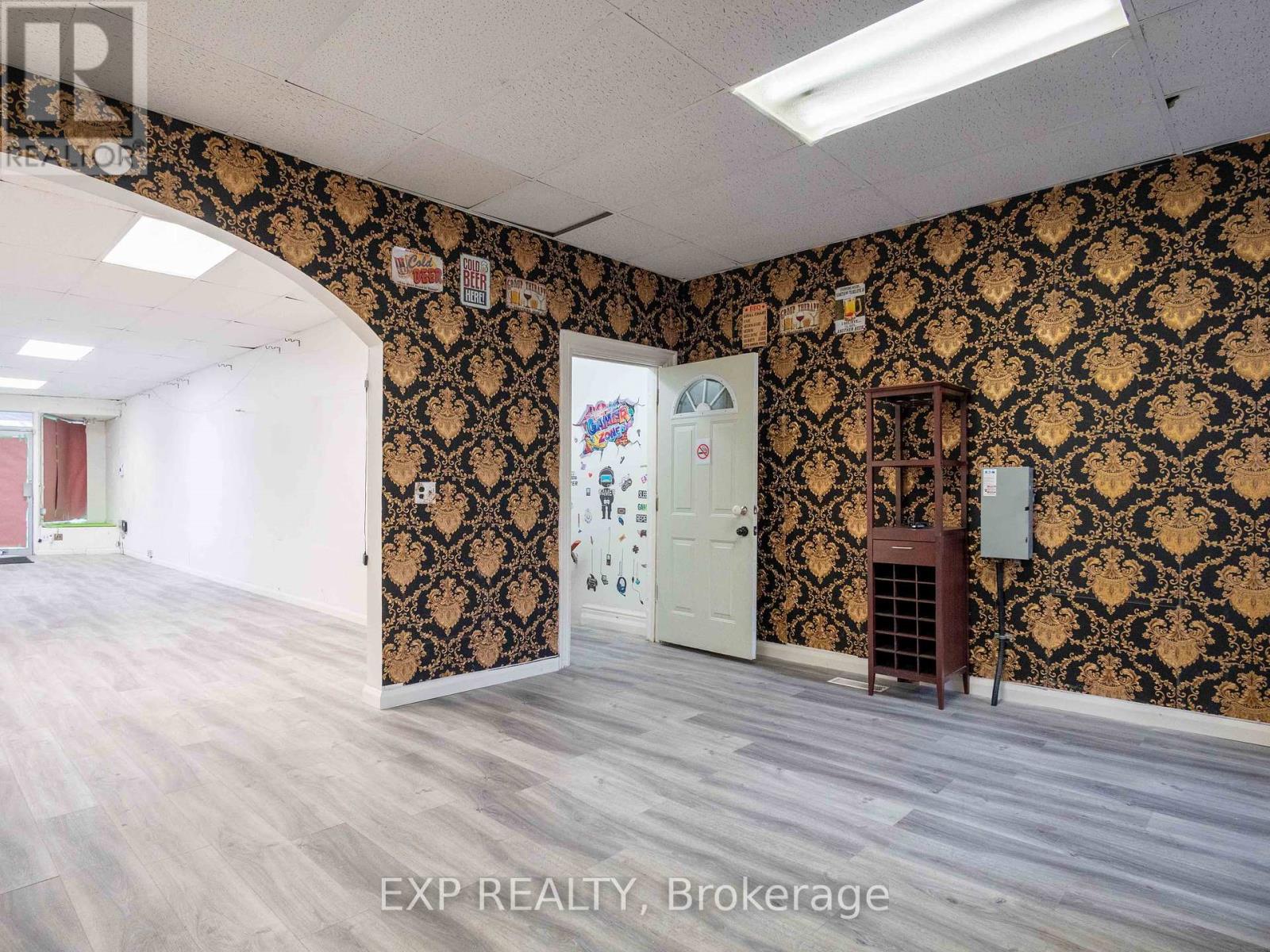 3052 Dundas Street W Property Photo 20