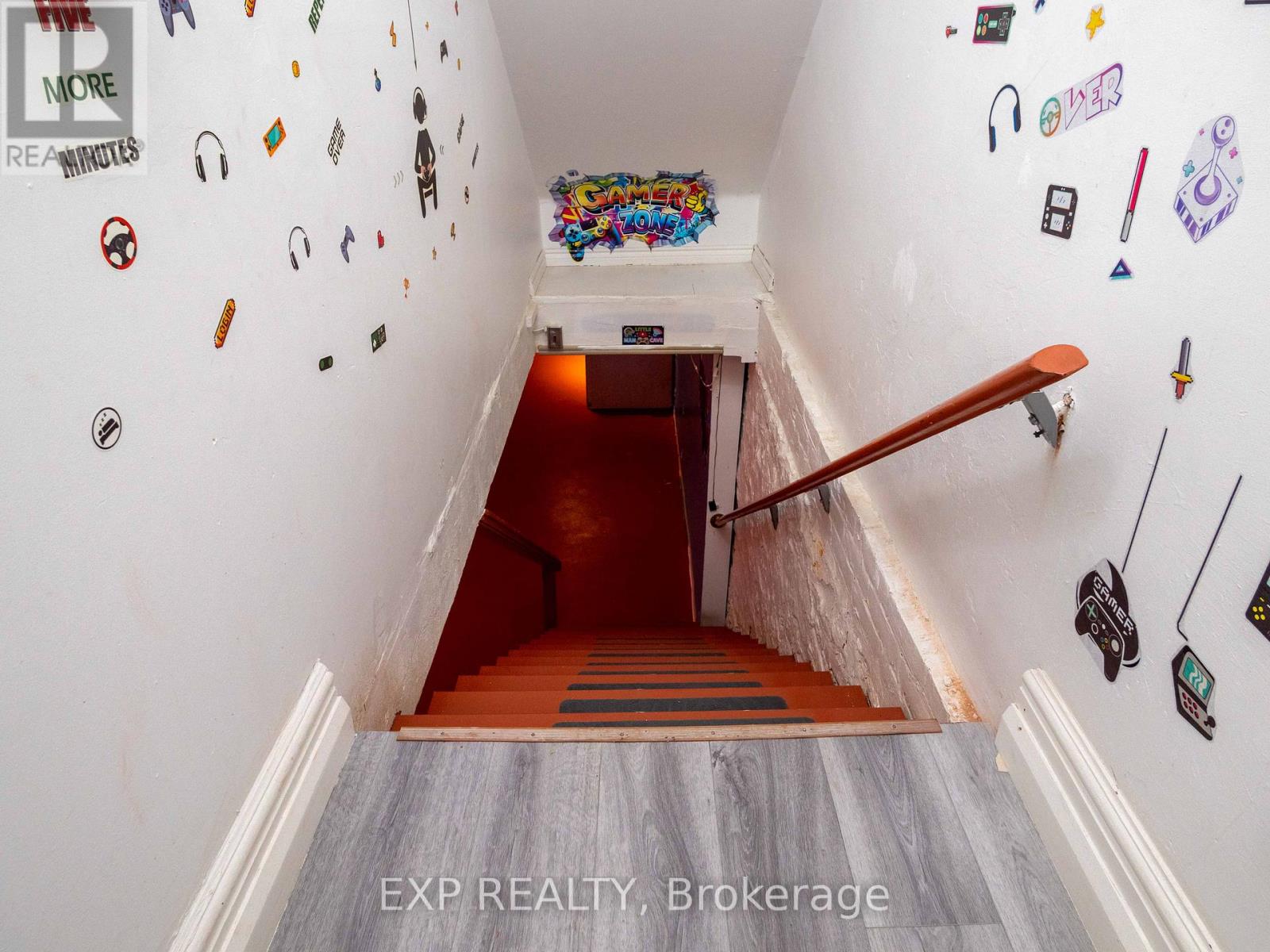 3052 Dundas Street W Property Photo 22