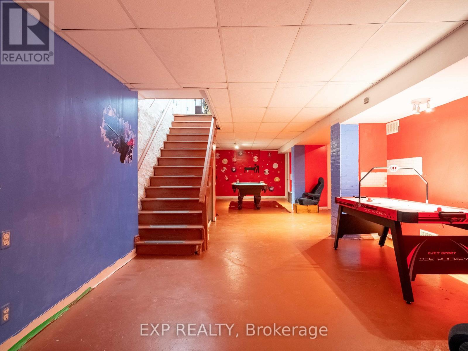 3052 Dundas Street W Property Photo 23