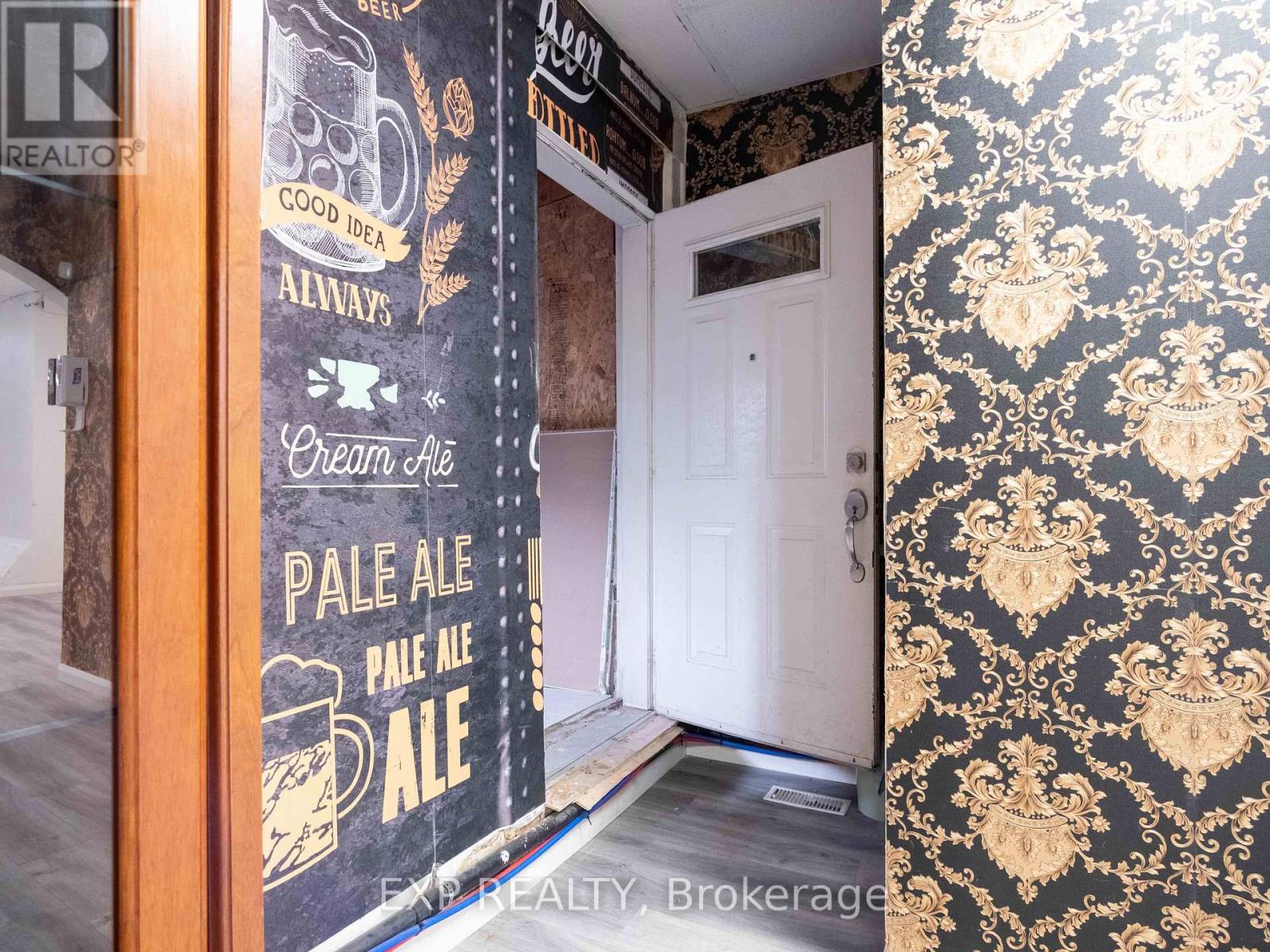 3052 Dundas Street W Property Photo 24