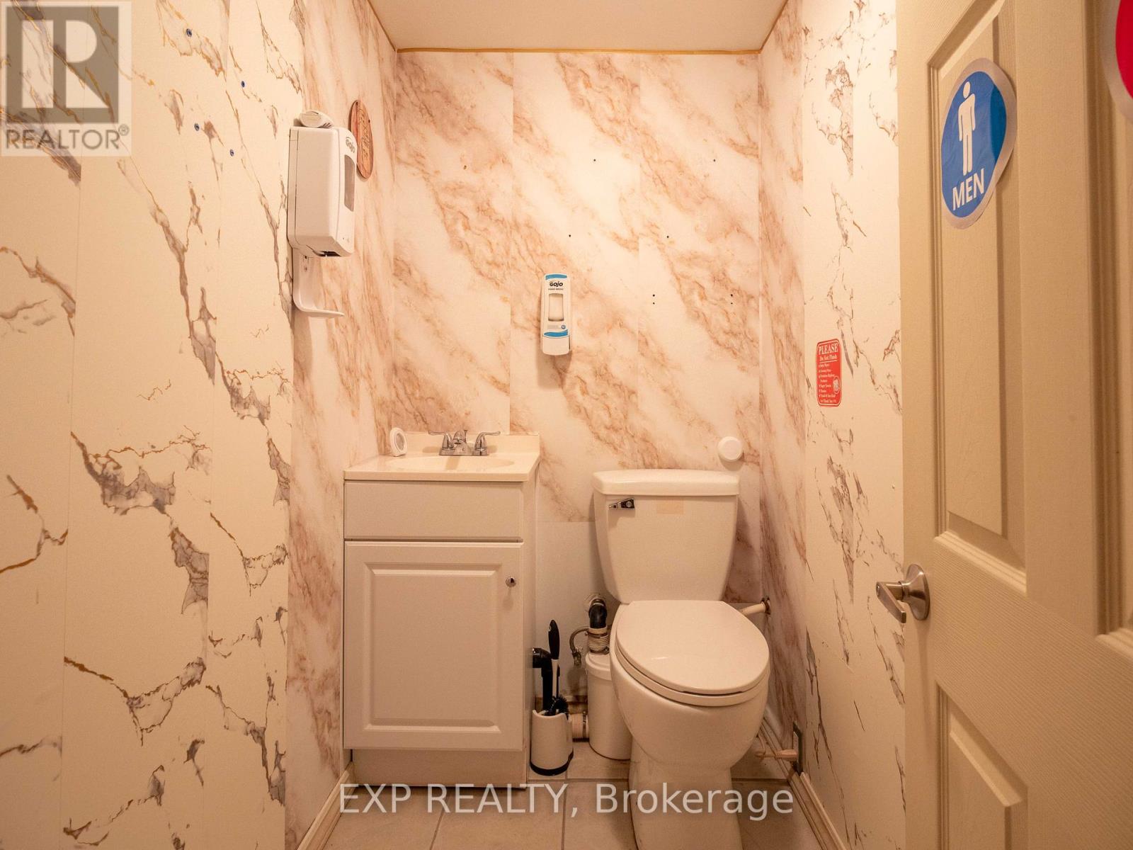 3052 Dundas Street W Property Photo 28