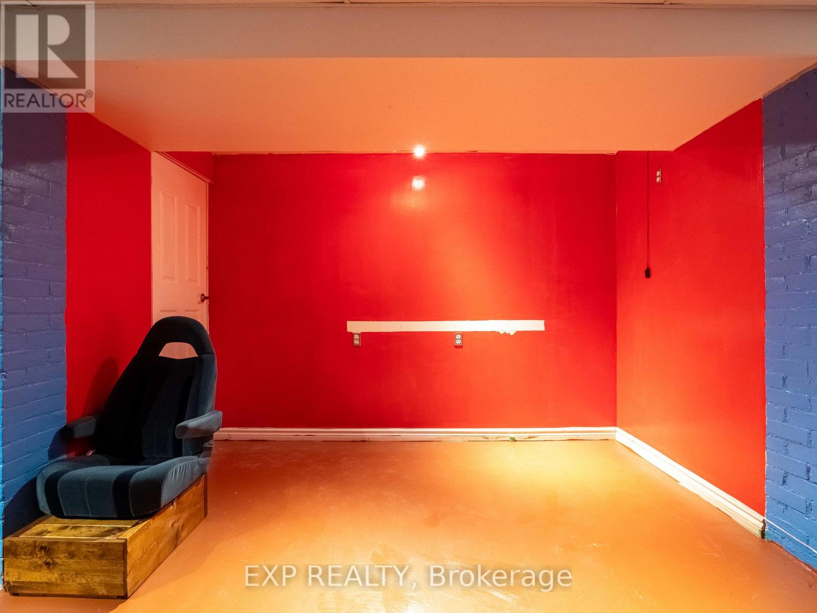 3052 Dundas Street W Property Photo 30