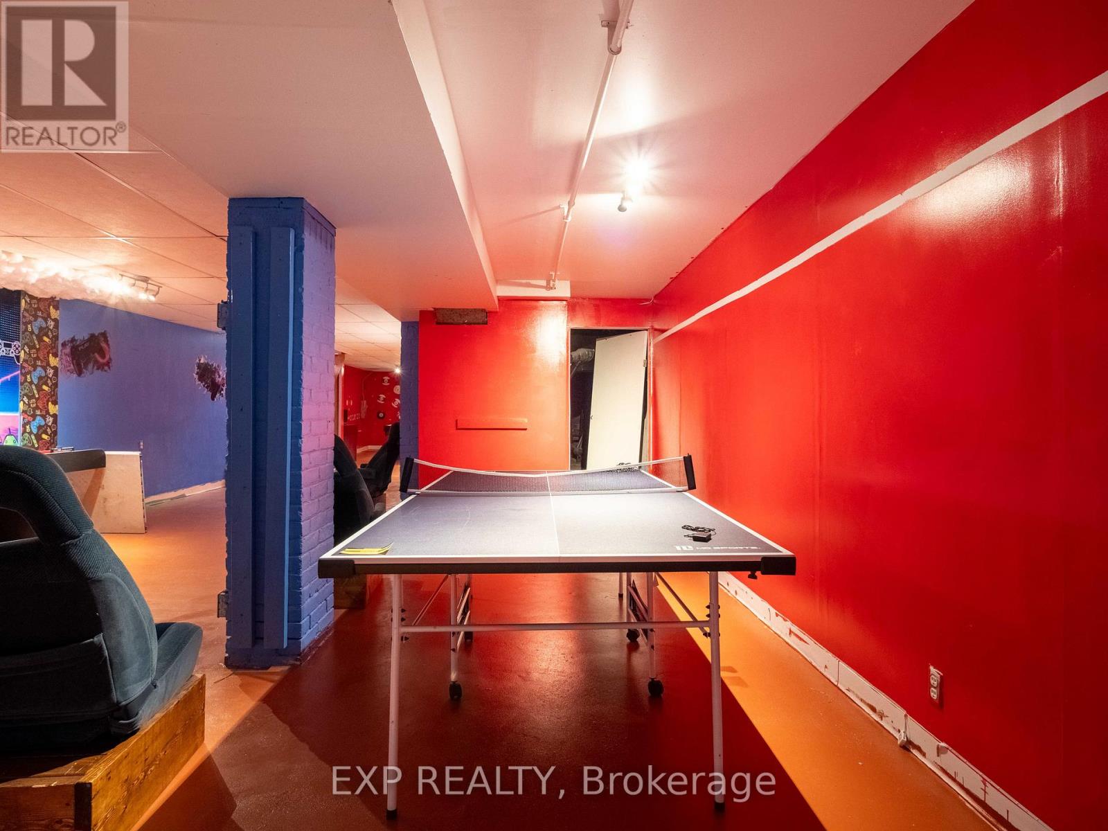 3052 Dundas Street W Property Photo 36