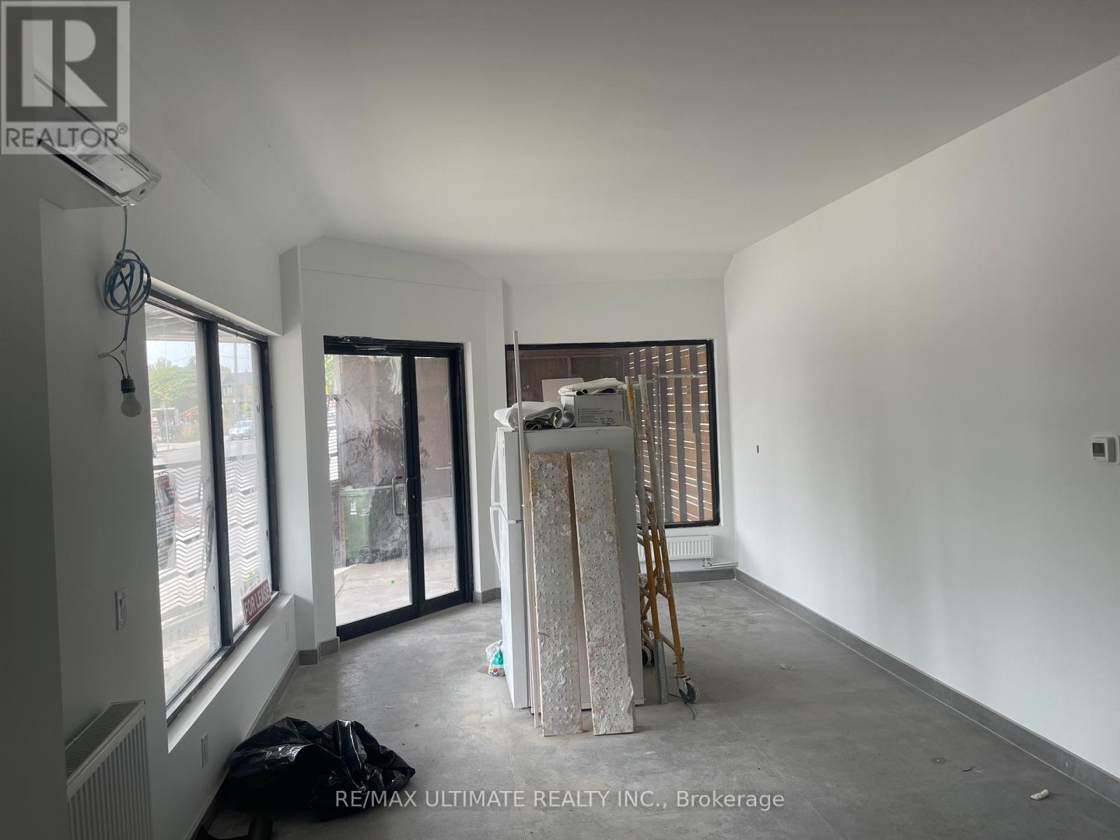 Store - 140 Rogers Road Property Photo 11
