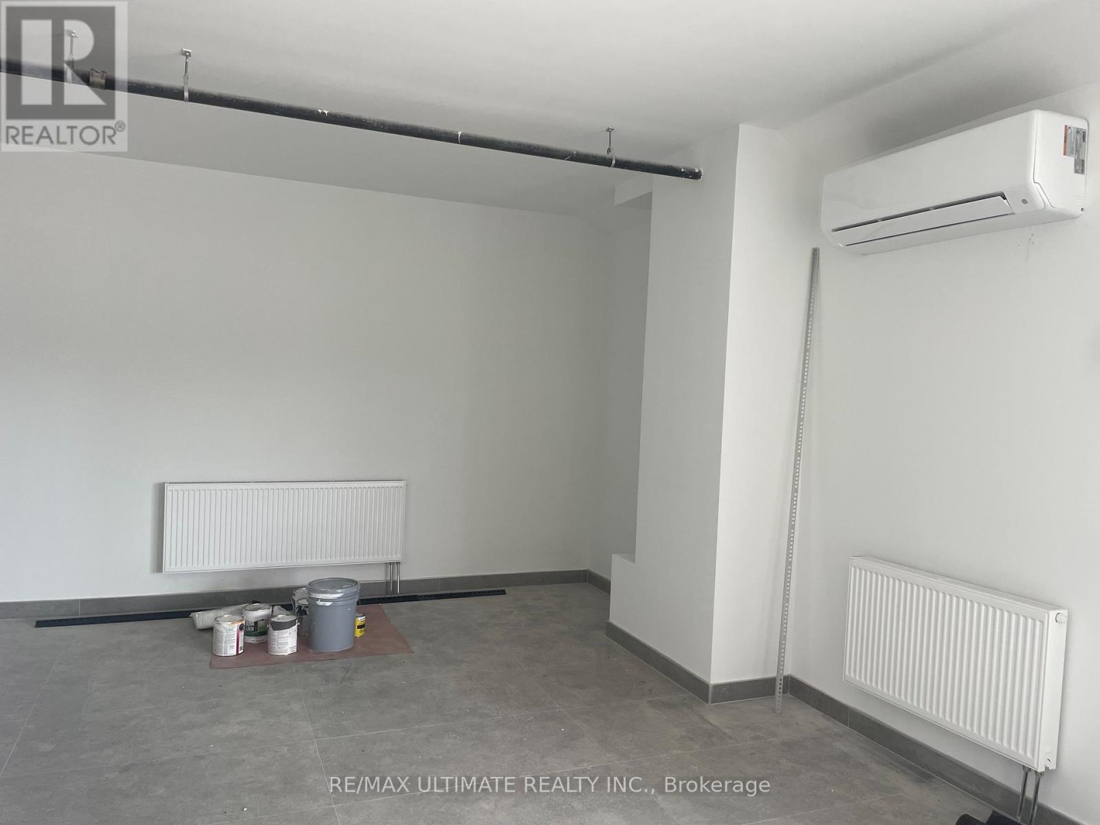Store - 140 Rogers Road Property Photo 14