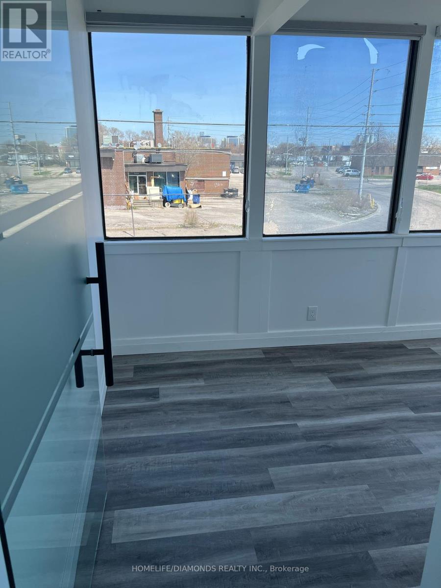 202 - 1830 Dundas Street E Property Photo 12