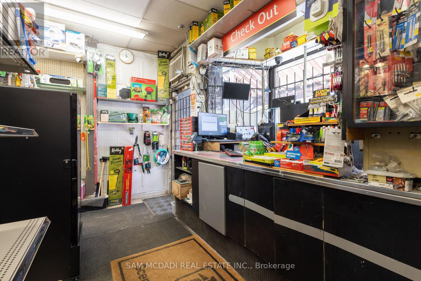 1212 Dufferin Street Property Photo 3