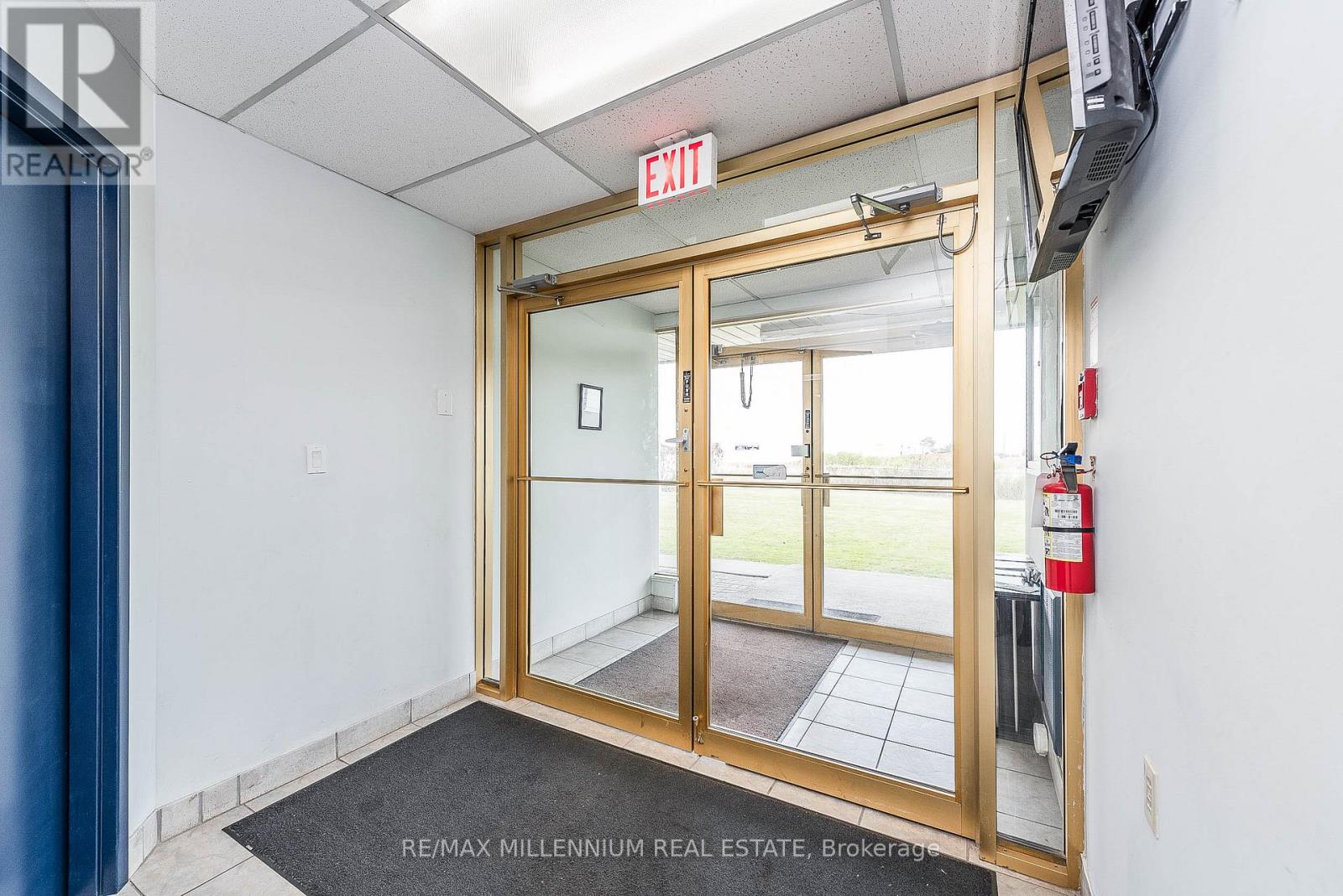 105 - 1300 Steeles Avenue E Property Photo 6
