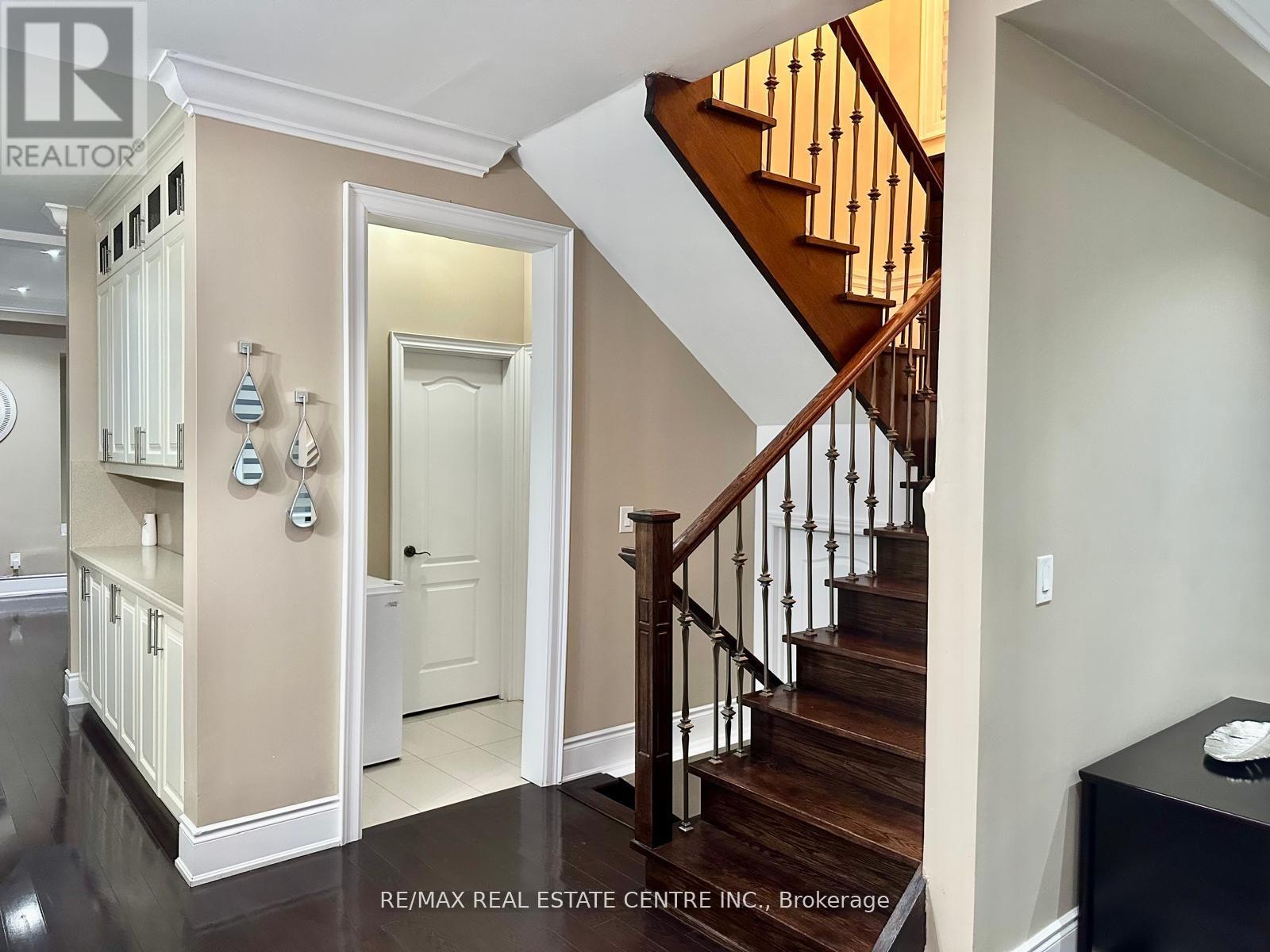 110 Allenby Avenue Property Photo 17