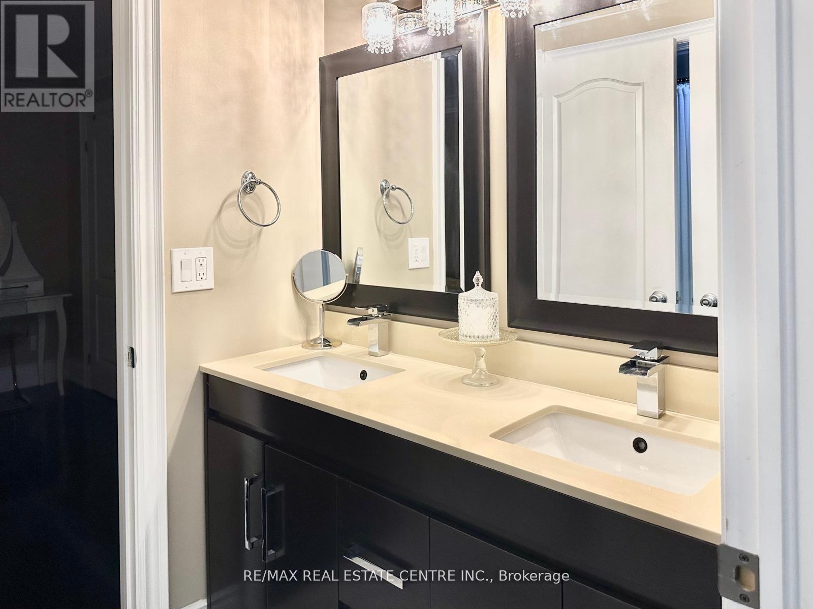 110 Allenby Avenue Property Photo 25