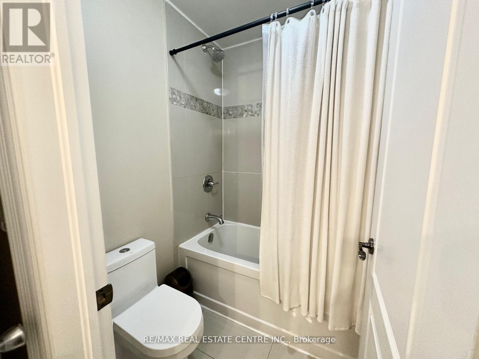 110 Allenby Avenue Property Photo 26