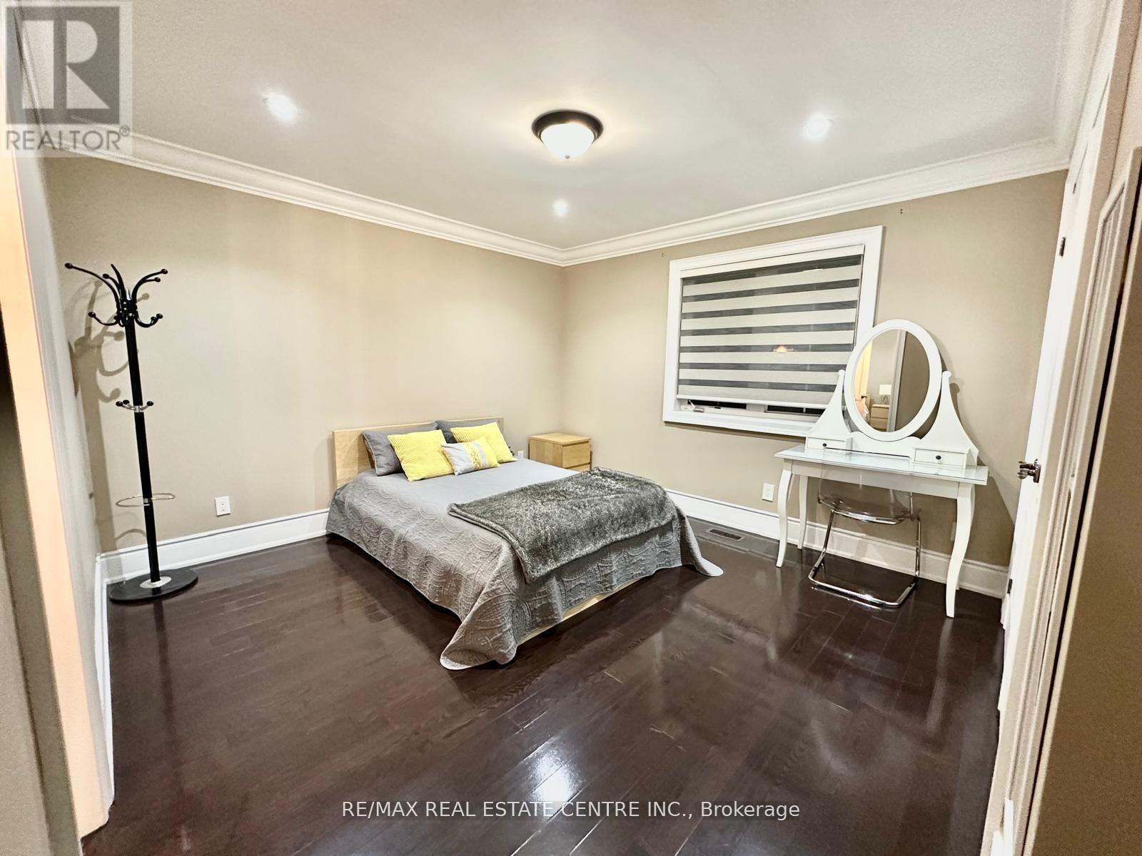 110 Allenby Avenue Property Photo 27