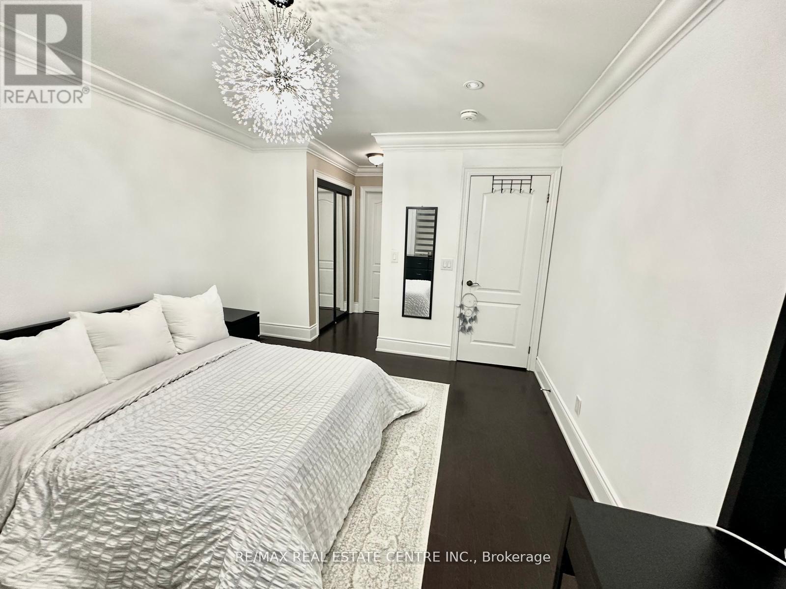 110 Allenby Avenue Property Photo 29