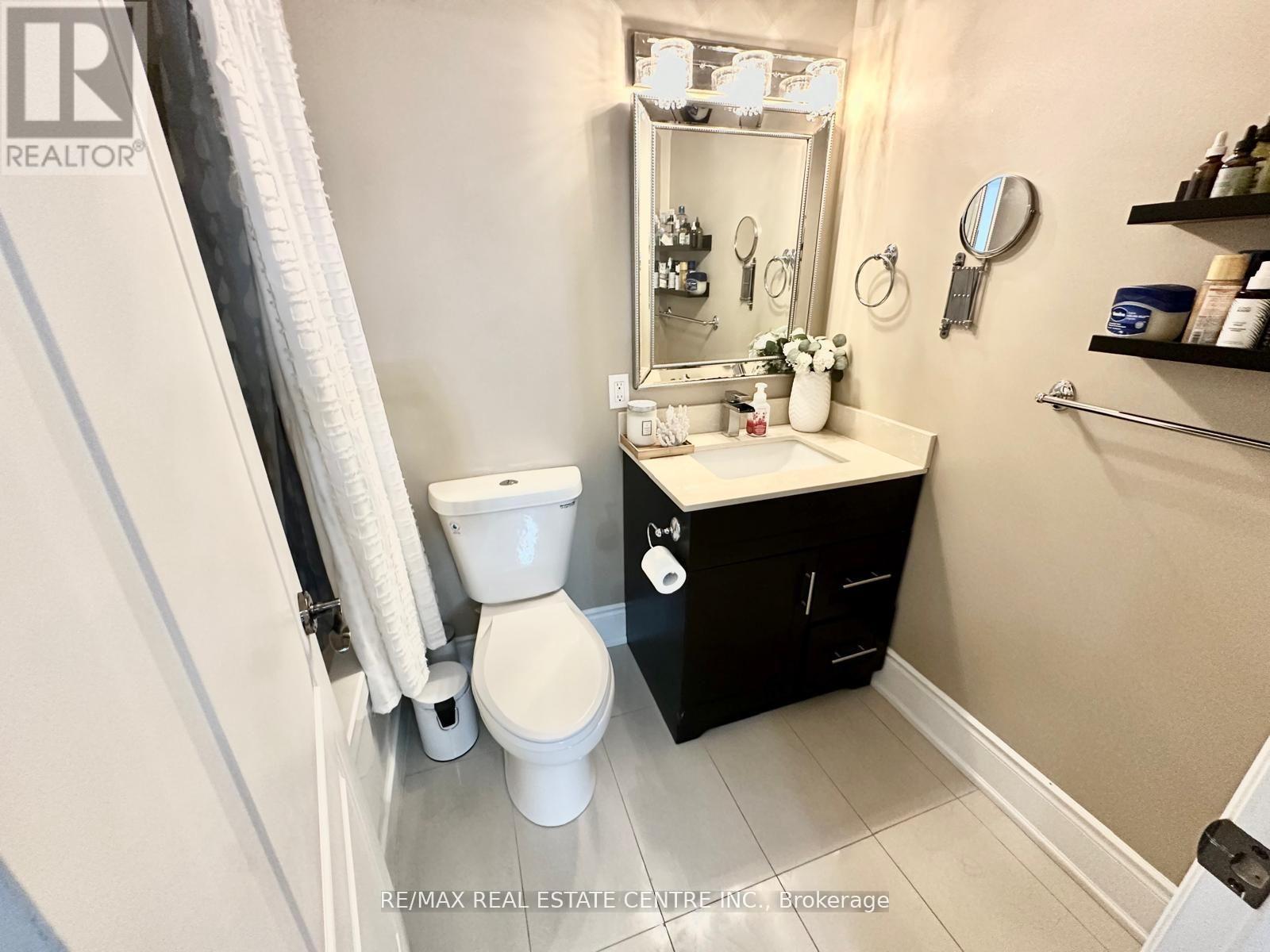 110 Allenby Avenue Property Photo 32