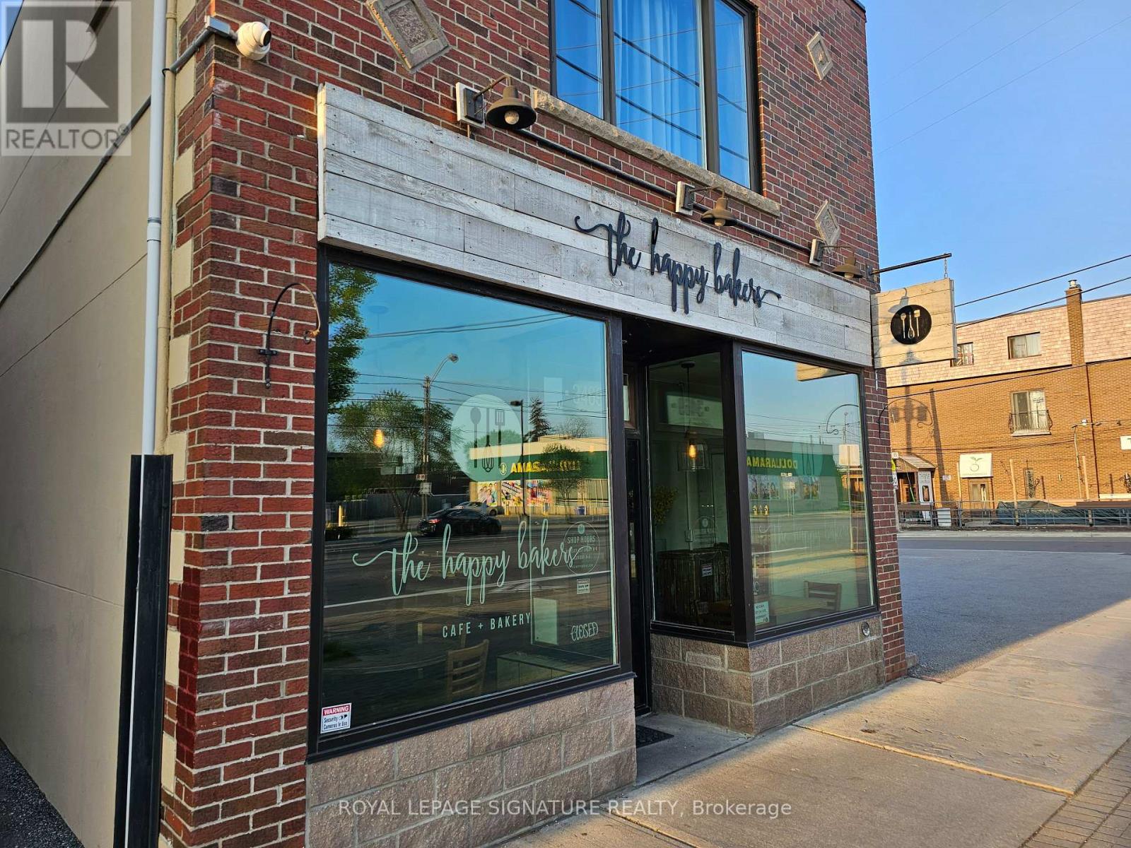 3469 Lake Shore Boulevard W Property Photo