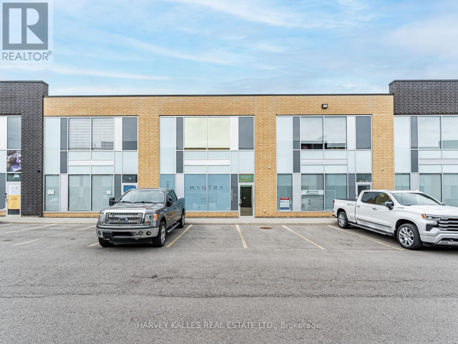 57 - 1215 QUEENSWAY E Property Photo 1