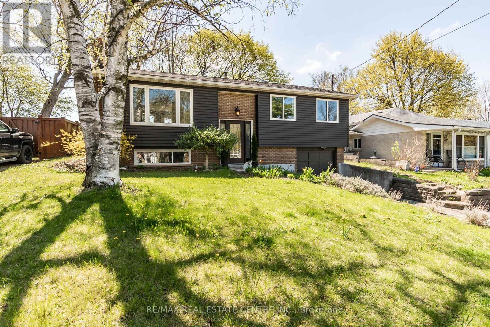 12 Cobblehill Road Property Photo 1
