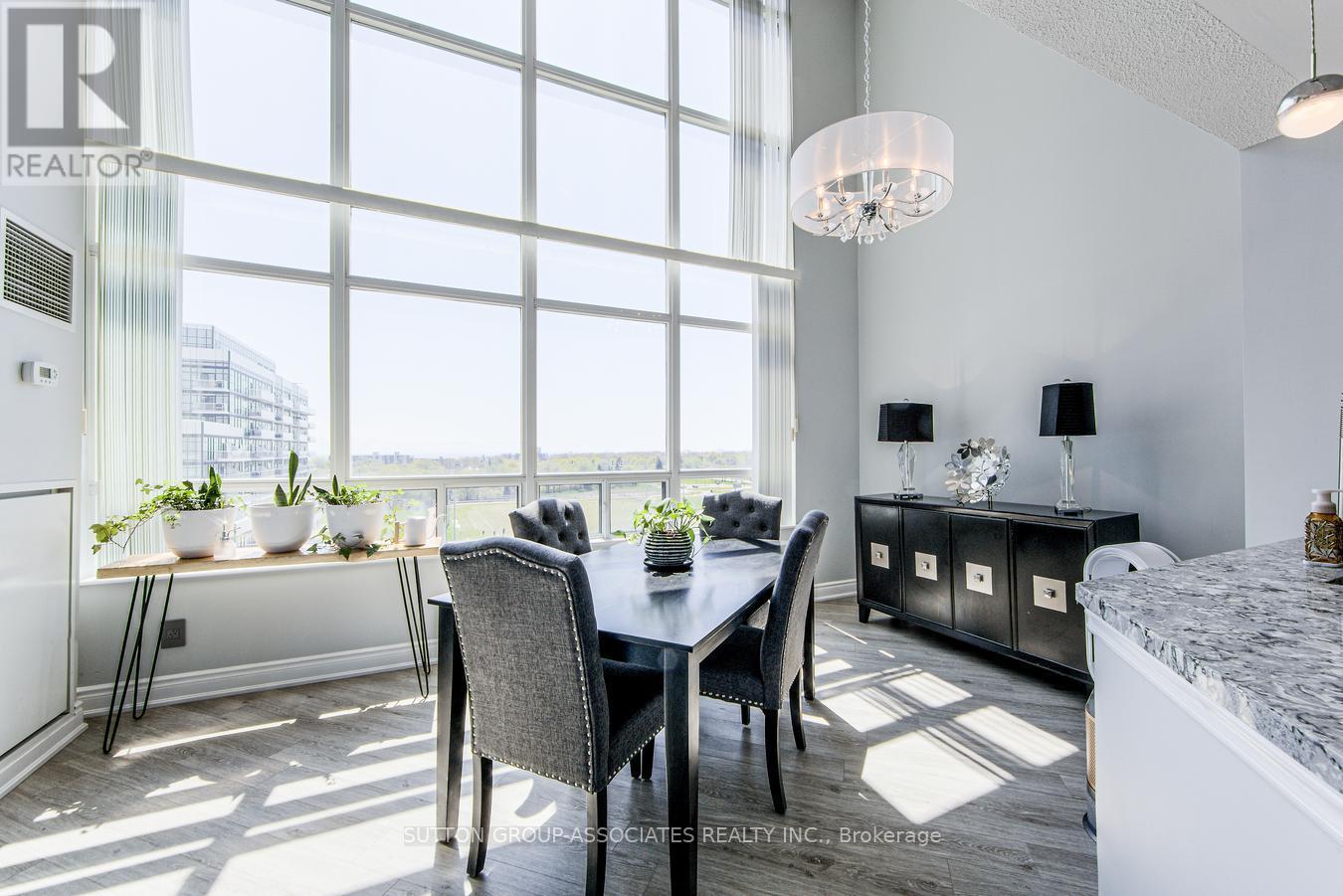 536 - 200 MANITOBA STREET Property Photo 1
