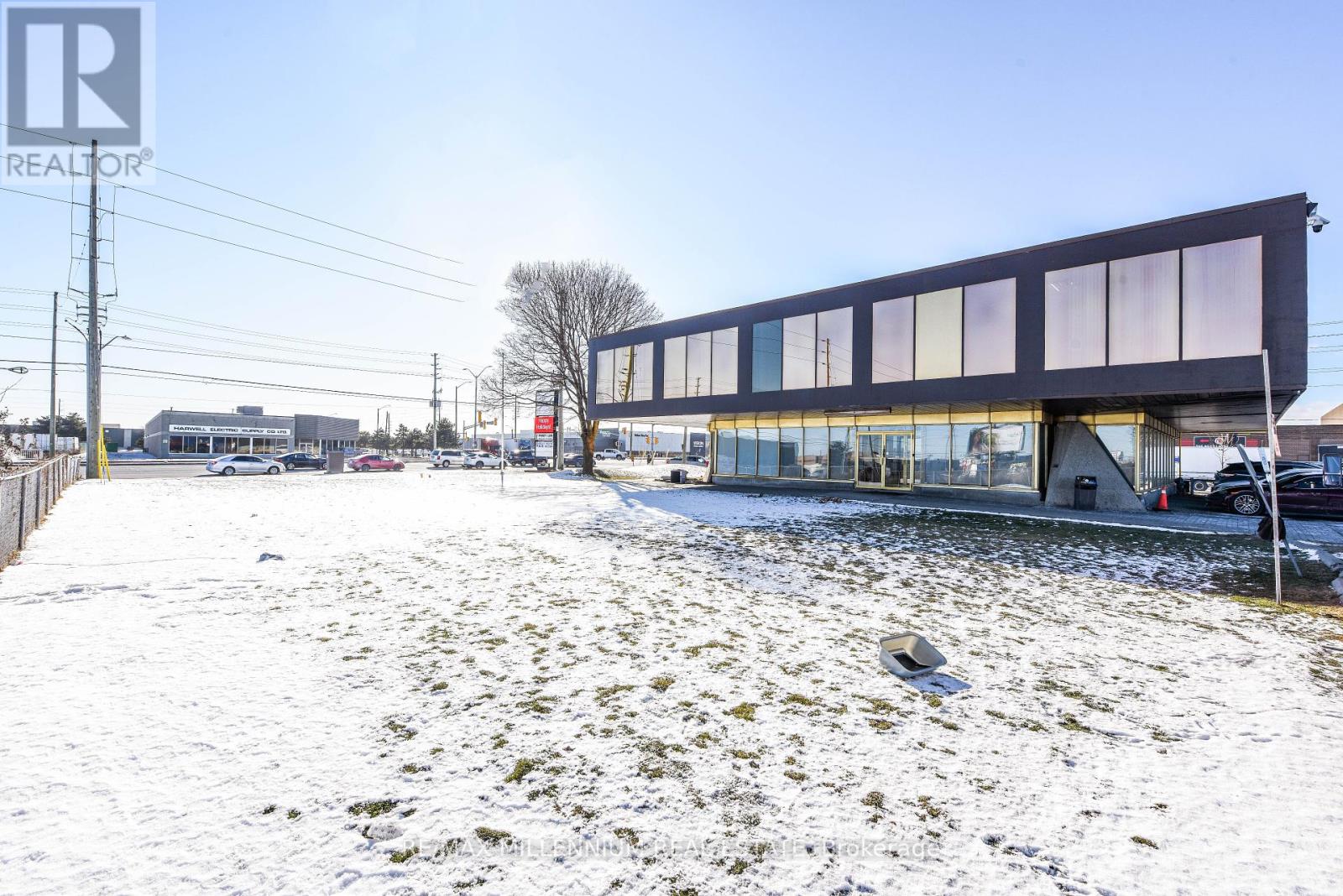 209 - 1300 STEELES AVENUE Property Photo 1