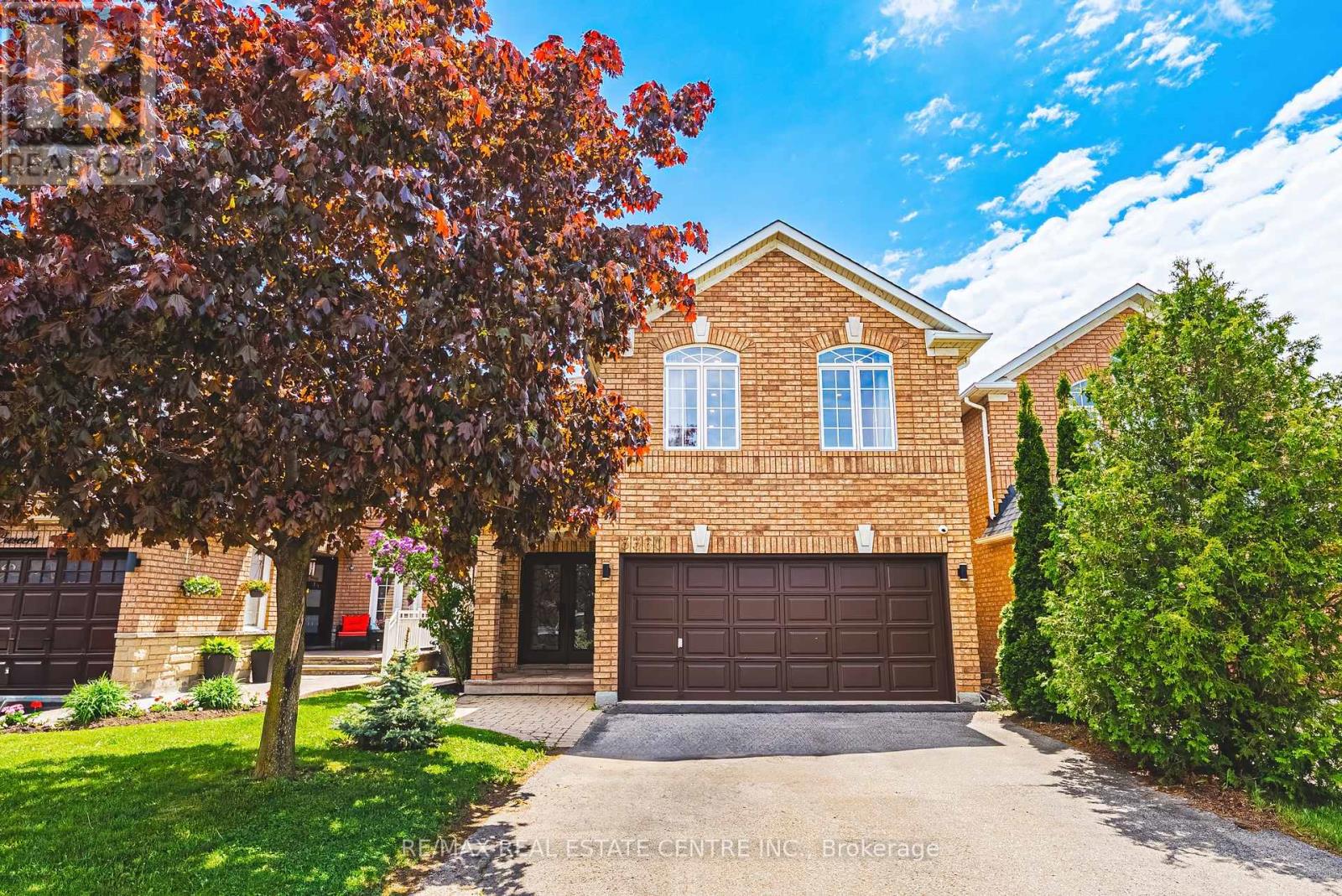 3360 Laburnum Crescent Property Photo 1